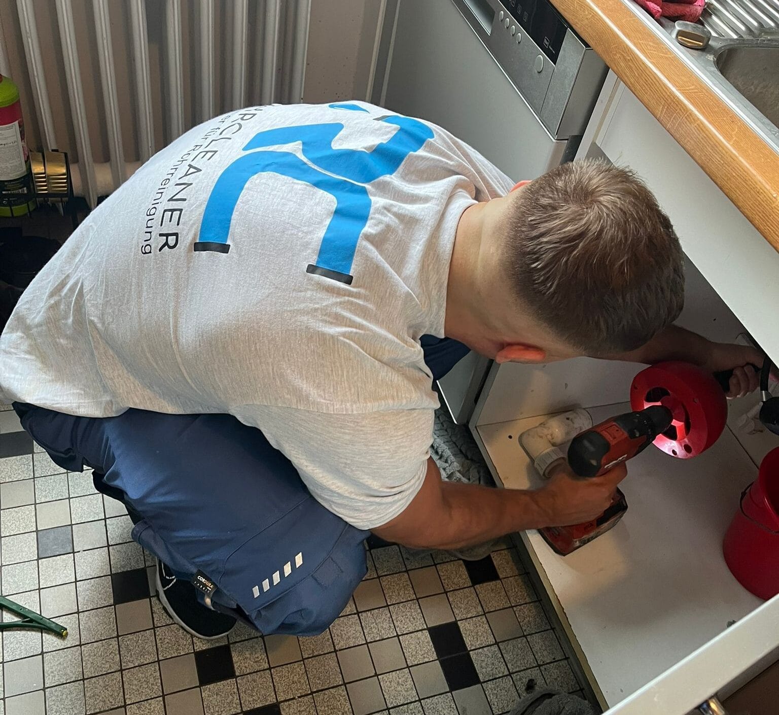 Mitarbeiter der Rohrreinigunsfirma Rohr Cleaner