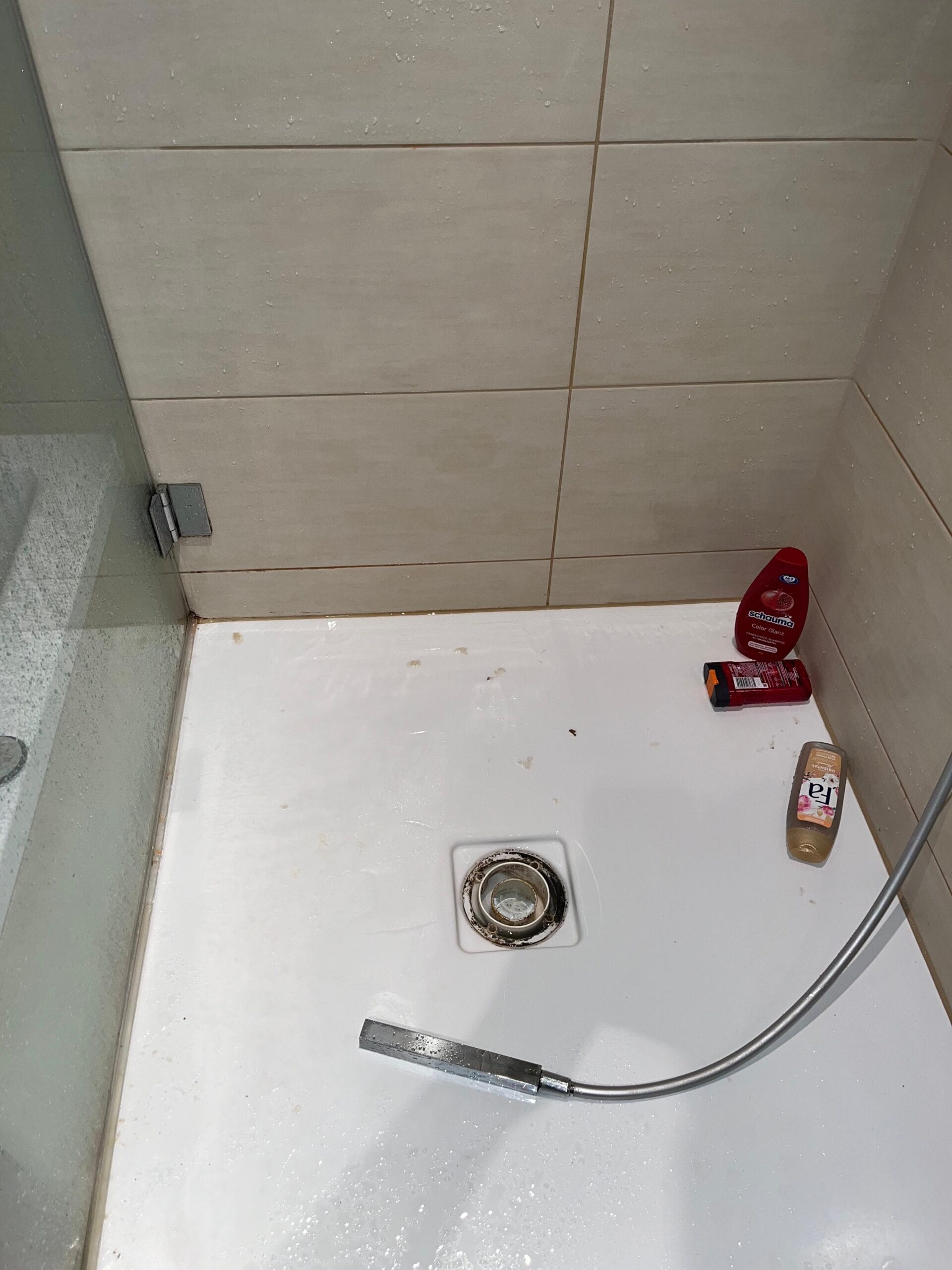 Verstopfte Dusche Ergebnis nach Notdienst